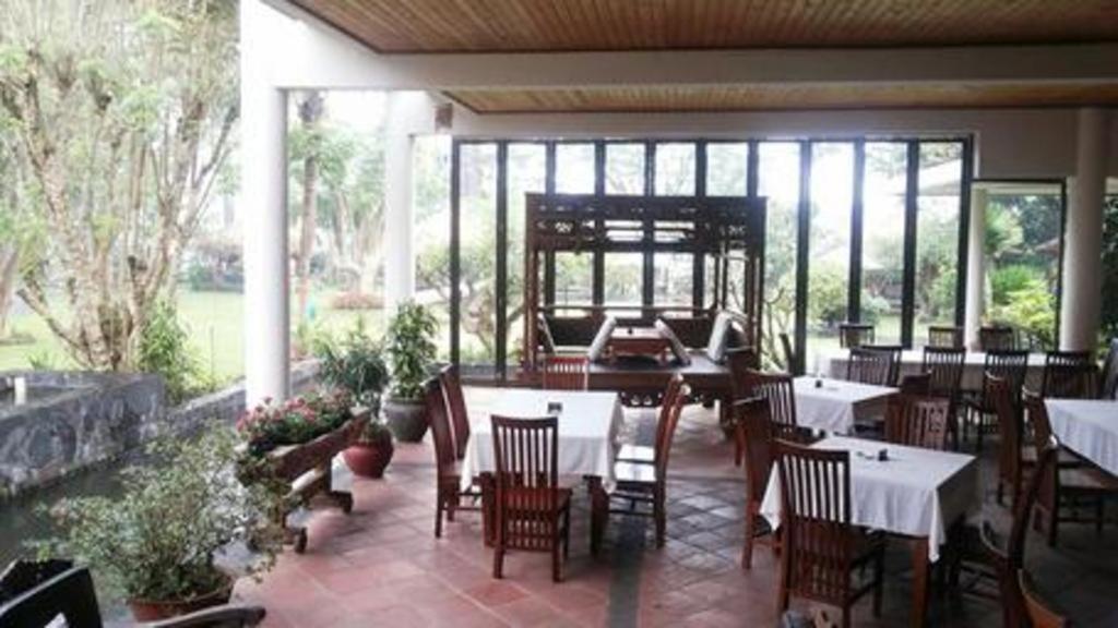 La Oma Hotel Lembang Eksteriør billede